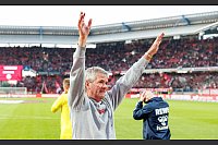 Es wäre der siebte Bundesliga-Aufstieg für den FC – und auch für Friedhelm Funkel persönlich. - © Daniel Karmann/dpa