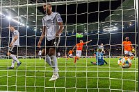 Jonathan Tah unterlief gegen Holland ein Eigentor. - © Robert Michael/dpa-Zentralbild/dpa