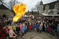 Staunende Zuschauer. Foto: Scherzer