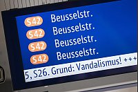 Grund ist laut S-Bahn Vandalismus. - © Sebastian Gollnow/dpa