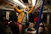 Der "No trousers Tube Ride" wird seit 2009 in London begangen. - &copy; Aaron Chown/PA Wire/dpa