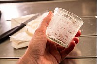 Fazit nach dem ersten Durchgang: Noch gibt es Wachsreste. - © Christin Klose/dpa-tmn