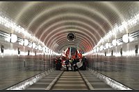 Demonstration im Alten Elbtunnel - IG-Metall fordert Lohnerhöhung - © Marcus Brandt/dpa