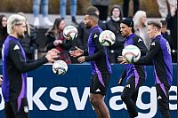 Die Nationalmannschaft in Frankfurt: Robert Andrich (l-r), Jonathan Tah, Leroy Sané und Chris Führich beim Training, - © Uwe Anspach/dpa