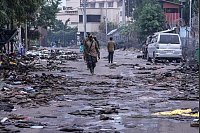 M23-Rebellen patrouillieren durch die Straßen von Goma im Kongo. - © Brian Inganga/AP/dpa