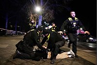 Nach der Attacke am Holocaust-Denkmal in Berlin hat die Polizei einen Verdächtigen festgenommen. - © Ebrahim Noroozi/AP/dpa