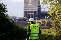 Rund um das Gelände war eine Sicherheitszone eingerichtet worden. - © Laszlo Pinter/dpa