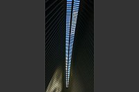 Das World Trade Center ragt auf. - © Benno Schwinghammer/dpa
