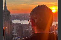 Sonnenuntergang hinter dem Empire State Building. - © Benno Schwinghammer/dpa