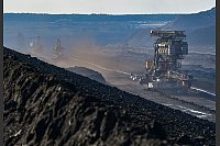 Seit 1959 ist der Braunkohletagebau Welzow-S&uuml;d in Betrieb. Die gewonnene Braunkohle wird in verschiedenen Kraftwerken zur Stromerzeugung verbrannt. - &copy; Patrick Pleul/dpa/dpa-tmn