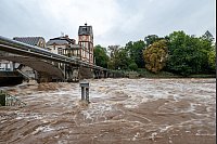 Ganze Regionen in Tschechien leiden unter einem Jahrhunderthochwasser. - © Taneèek David/CTK/dpa