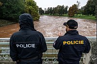 Ganze Regionen in Tschechien leiden unter einem Jahrhunderthochwasser. - © Taneèek David/CTK/dpa