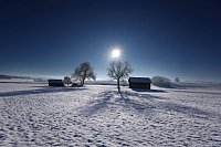 Winterzauber in Südbayern - © Karl-Josef Hildenbrand/dpa