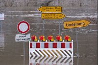 Nach dem Schnee kommt das Wasser: Es gibt wieder einmal Hochwasser an der Mosel. - © Thomas Frey/dpa