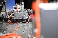 Herzstück modernder Autos: Der Antriebsakku ist in der Regel auch das teuerste Bauteil eines E-Autos. - © Sebastian Gollnow/dpa/dpa-tmn