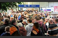 Gut besucht ist die Messehalle von Sachsen-Anhalt. - &copy; Soeren Stache/dpa