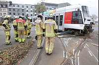 Die Bergung dauerte am Nachmittag noch an. - © David Young/dpa