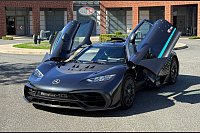 Macht hoch die T&uuml;r, die Tor macht weit: Auch wenn Sie eher neutral zu Autos stehen - eine gewisse Herrlichkeit d&uuml;rft dem AMG nicht abzusprechen sein. - &copy; Thomas Geiger/dpa-tmn