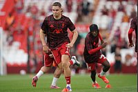 Neuzugang Florian Wirtz stand zum Premier-League-Start der Liverpooler in der Startformation. - © Ian Hodgson/AP/dpa