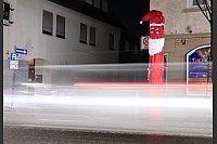Blitzer im Nikolaus-Look: Geheimnisvolle Aktion sorgt für Staunen in der Innenstadt von Ilsfeld - © Bernd Weißbrod/dpa