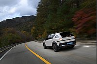 Langer Atem: Voll mit Wasserstoff gefüllt muss der Hyundai Nexo erst nach 826 Kilometern wieder an die H2-Zapfsäule. - © Hyundai/dpa-tmn