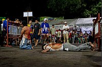 Die katholische Kirche missbilligt diese blutigen Rituale. - © Zedrich Xylak Madrid/ZUMA Press Wire/dpa
