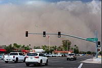 Zeitweise kam der Straßen- und Flugverkehr zum Stillstand - © Eduardo Barraza/ZUMA Press Wire/dpa