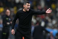 Gewann erneut nach Rückstand mit seinem neuen Team: Milan-Trainer Sergio Conceição. - © Alfredo Falcone/LaPresse via ZUMA Press/dpa