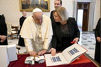 Bundesinnenministerin Nancy Faeser trifft den Papst - © Vatican Media/IPA via ZUMA Press/dpa
