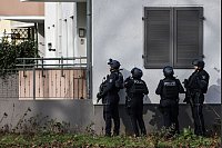 Der Schütze ist weiter flüchtig. - © Oliver Berg/dpa
