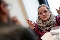 Eine eigene Wohnung bringe den Menschen ihre Selbstachtung zur&uuml;ck, sagt Sozialarbeiterin Yvonne L&ouml;sing. - &copy; David Ebener/dpa