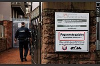 Die Polizei hat das Schulgel&auml;nde mehrfach durchsucht. - &copy; Hannes P. Albert/dpa