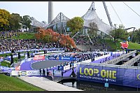 Tausende Fans kamen in den Olympia-Park. - © Sven Hoppe/dpa