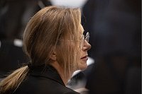 Die Mutter des getöteten Polizisten Rouven Laur, Petra Laur, war beim Prozessauftakt - und kam auch zur Aussage des Angeklagten zur Tat und den Vorwürfen. (Archivbild) - © Marijan Murat/dpa