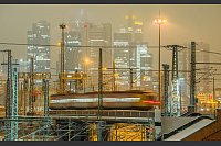 Bei der Bahn kam es wegen des Unwetters mancherorts zu Einschr&auml;nkungen bei Regionalz&uuml;gen. Im Fernverkehr drosselte die Bahn auf einigen Strecken die Geschwindigkeit der Z&uuml;ge. - &copy; Andreas Arnold/dpa