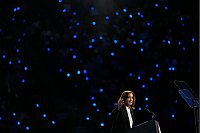 Kamala Harris bei einer Wahlkampfveranstaltung an der East Carolina University. - © Susan Walsh/AP/dpa