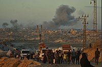 Nach fast zwei Jahren Krieg im Gazastreifen ist die humanitäre Lage in dem abgeriegelten Küstenstreifen katastrophal. - © Jehad Alshrafi/AP/dpa