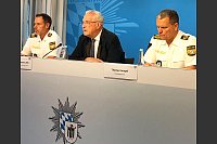 Die Ermittler sehen das Motiv des Täters bisher im familiären Bereich. - © Regina Wank/dpa
