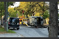 Mehrere Wagen gingen in Flammen auf. - © Roland Freund/dpa