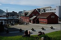 In einem Holzhaus aus dem 19. Jahrhundert untergebracht: das Polarmuseet in Tromsø. - © Florian Sanktjohanser/dpa-tmn
