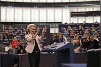 Europaparlament bestätigt von der Leyens neue EU-Kommission - © Philipp von Ditfurth/dpa