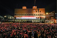 Tausende Fans jubeln der Nationalmannschaft in Oslo zu. - © Heiko Junge/NTB/dpa