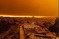 Hunderte Feuerwehrleute und Soldaten k&auml;mpften gegen die Br&auml;nde. - &copy; Javier Torres/AP/dpa