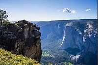 Der Yosemite-Nationalpark ist ein Paradies für Wanderer und Kletterer. - © David H. Collier/Visit California/dpa-tmn