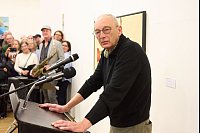 Gross bei der Eröffnung der Ausstellung im Ludwig Musem Koblenz - © Thomas Frey/dpa