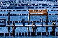 Die Ostsee an der Halbinsel Fischland-Darß-Zingst ist an einem sonnigen Herbsttag ruhig. - © Jens Büttner/dpa