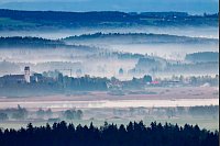 Wechselhaftes, aber recht mildes Frühlingswetter sagt der Deutsche Wetterdienst für die nächsten Tage vorher. - © Thomas Warnack/dpa