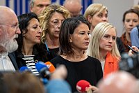 Bundesaußenministerin Annalena Baerbock warnt vor einem Scheitern der UN-Klimakonferenz in Ägypten. - © Christophe Gateau/dpa