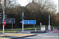 Mehrere Autobahnabschnitte mussten nach einer Lkw-Chaosfahrt gesperrt werden. - © Sascha Thelen/dpa