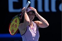 Eva Lys aus Deutschland jubelt nach ihrem Sieg in der 3. Runde bei den Australian Open. - © Vincent Thian/AP/dpa
